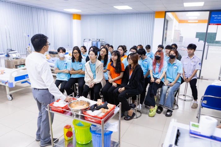 Trang bị kỹ năng y tế, Tải app 13Win Khoa Điều dưỡng và Xét nghiệm “lên dây cót” sẵn sàng hỗ trợ cộng đồng 69