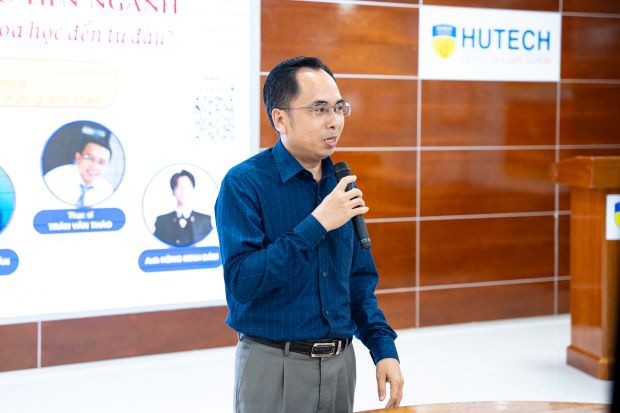 Ban Lãnh đạo Khoa Khoa học Xã hội và Quan hệ công chúng 10