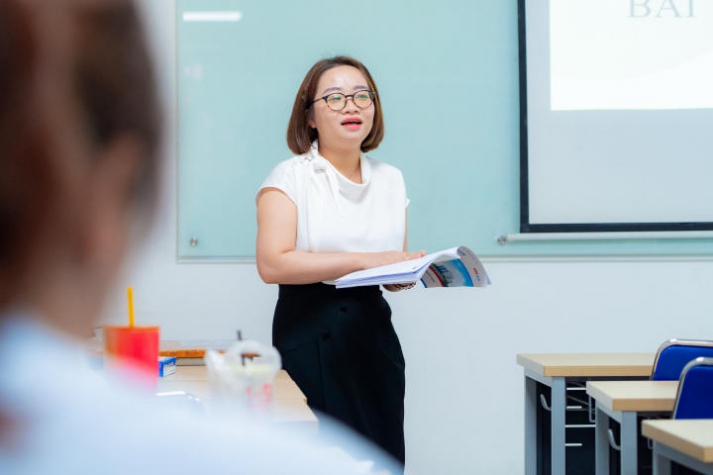 Giảng viên Khoa Nhật Bản học 13WIN13 nghiên cứu, nâng cao phương pháp 13Win nhà cái Truy cập link học phần “Dẫn luận ngôn ngữ” 81
