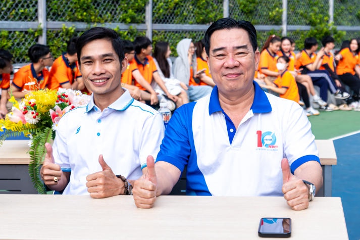 Khoa Quản trị 13Win002 Truy cập link - Nhà hàng - Khách sạn khai mạc Hội thao Tải app 13Win năm học 2024-2025 21