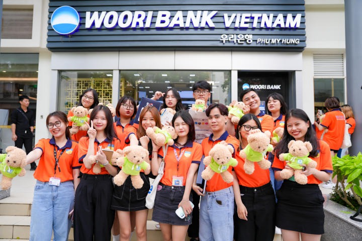 13Win 21 link không chặn Khoa Hàn Quốc học tham quan thực tế tại Sòng Bài Trực Tuyến 13Win.com Woori 69