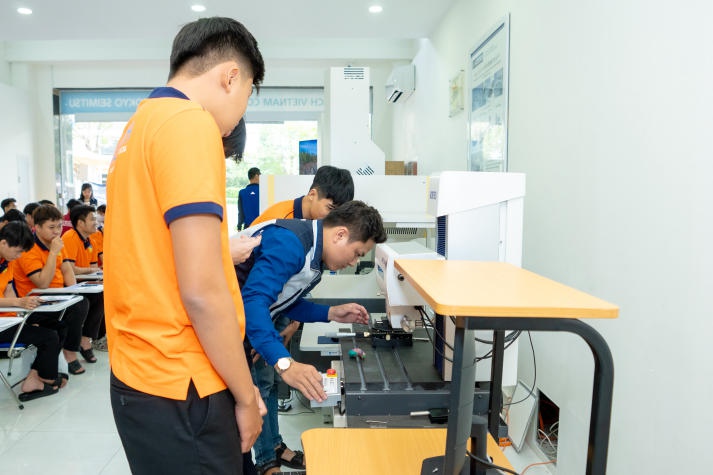 Tham quan Accretech Việt Nam, Tải app 13Win Kỹ thuật cơ khí khám phá máy móc hiện đại 44
