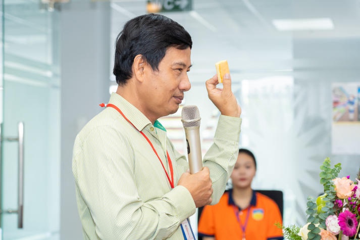 Kỹ sư Công nghệ thực phẩm tương lai của 13WIN13 khám phá quy trình làm bánh tại Nhà máy Bibica miền Tây 31