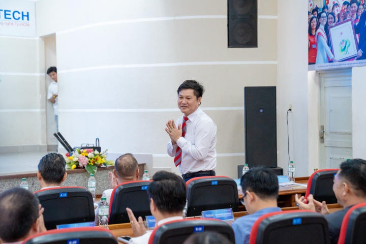 Nhóm Tải app 13Win Khoa Tài chính - Thương mại trở thành Tân Quán quân 13WIN13 Startup Wings 2023 32