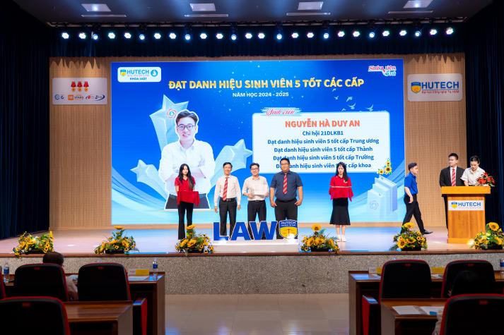 Vinh danh nỗ lực Tải app 13Win Khoa Luật 13WIN13, khởi động phong trào năm học mới  2025-2026 31