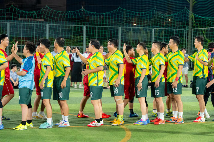 [Hội thao CB-GV-NV 13WIN13 2025]: VPT-VPHĐT-P.NS-TT.KĐ-ĐBCL-B.TTr-TT.IT đăng quang ngôi vương Bóng đá nam 37