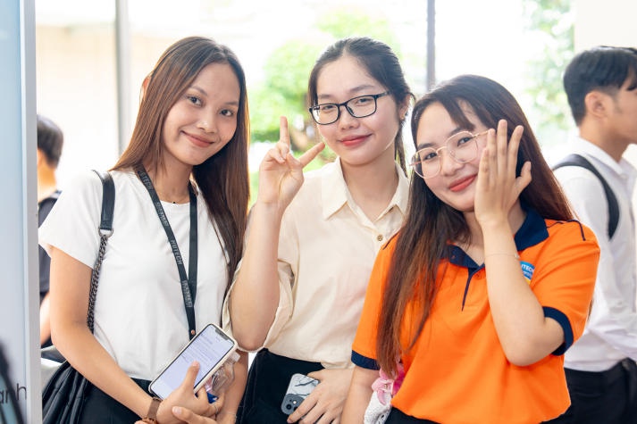 [Video] 13Win 21 link không chặn hào hứng “săn” hơn 1.500 đầu việc hấp dẫn tại “13WIN13 International Job Fair 2024” 116