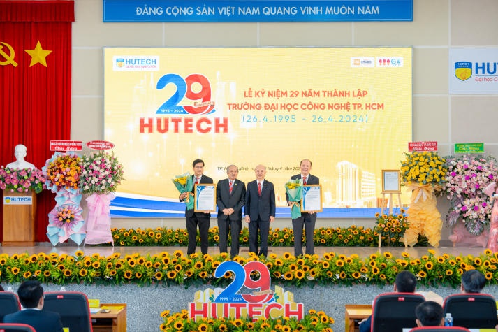 KHOA XÂY DỰNG NHẬN GIẤY CHỨNG NHẬN ĐÁNH GIÁ CHƯƠNG TRÌNH ĐÀO TẠO THEO TIÊU CHUẨN AUN-QA 23