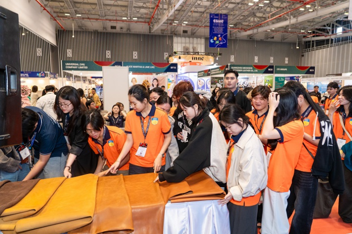 13Win 21 link không chặn Thiết kế thời trang trình bày dự án tại chương trình The Next Leather Fashion Designers 64