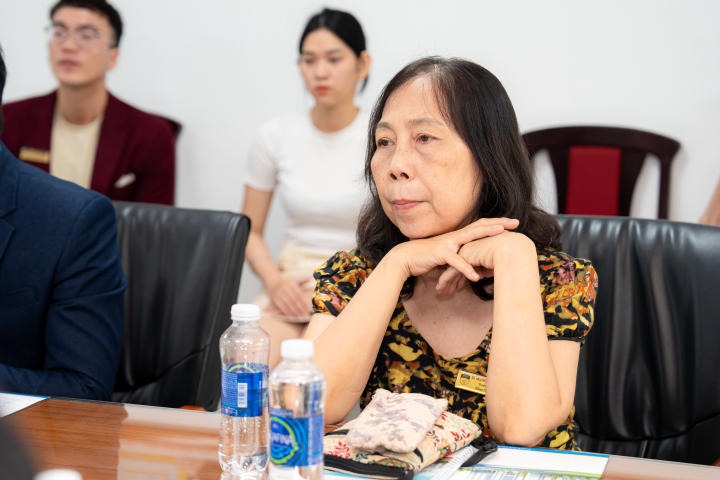 Khoa Tiếng Anh tiếp đón và làm việc cùng Trường Đại học Thepsatri Rajabhat (Thái Lan) 47