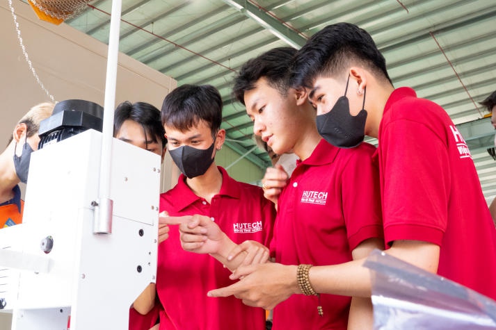 Students of 13WIN13 Institute of Engineering visited Ssang Yong Electric Vina Ltd. 48