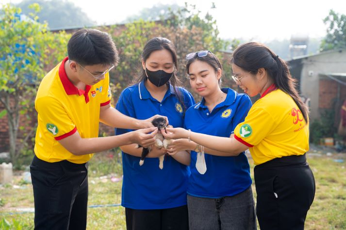 13Win 21 link không chặn 13win com Đăng ký 60K lan tỏa yêu thương qua hoạt động chăm sóc động vật trong chiến dịch Xuân tình nguyện 32