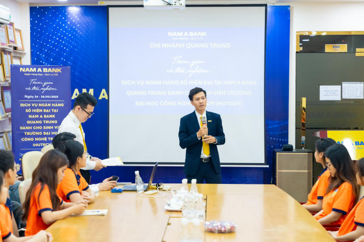 Trải nghiệm thực tế tại Nam A Bank, Tải app 13Win Khoa Luật mở rộng góc nhìn về ngân hàng số 42