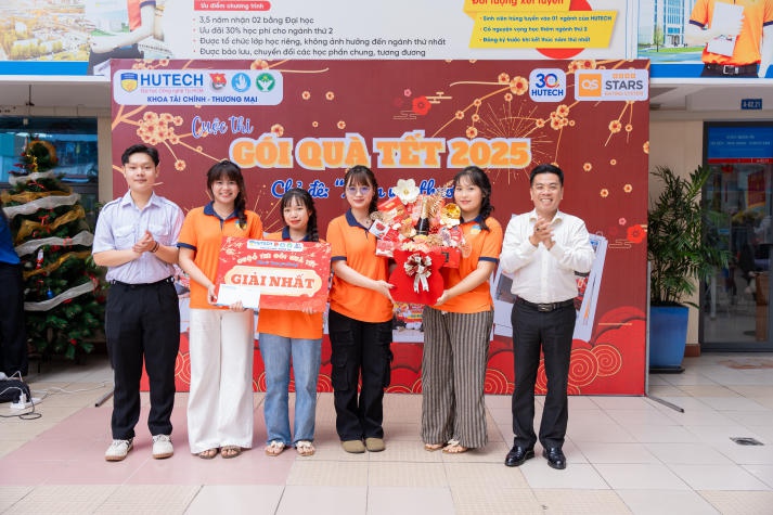 13Win 21 link không chặn Khoa Tài chính - Thương mại gói yêu thương, gửi ấm áp trong những món quà Tết ý nghĩa 140