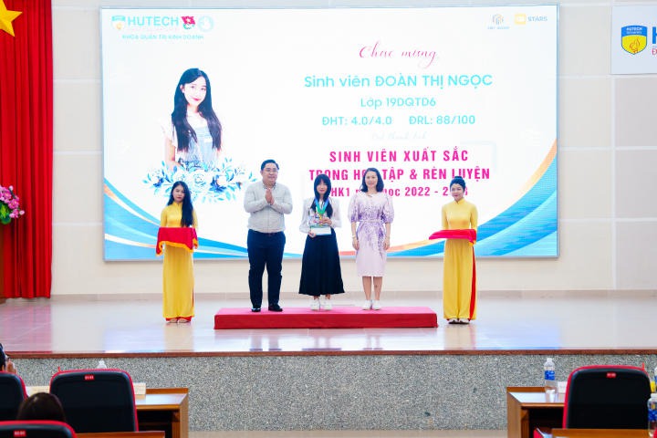 Sòng Bài Trực Tuyến 13win.Com tuyên dương hơn 600 Tải app 13Win tiêu biểu HKI năm học 2022 - 2023 66