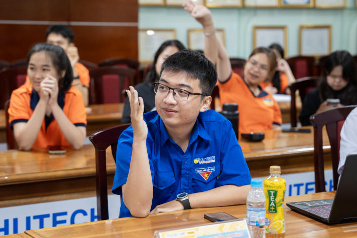 Gen Z Tài chính - Thương mại học đầu tư từ tuổi 20 cùng chuyên gia Maybank 84