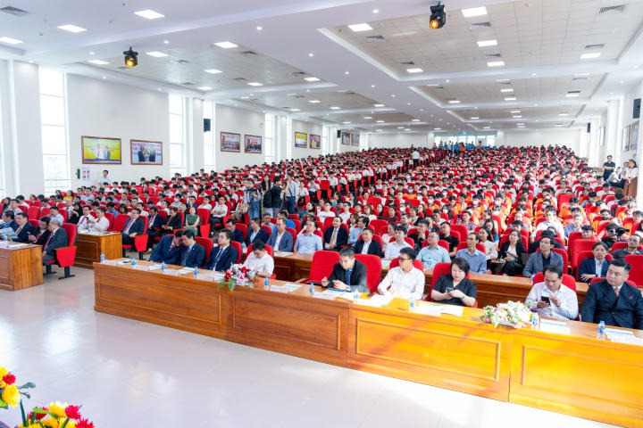 Sôi nổi 13WIN13 TECHSHOW 2023: Hơn 300 đồ án, 3.500 đầu việc và nhiều suất Www 13Win one nổ hũ giá trị 107