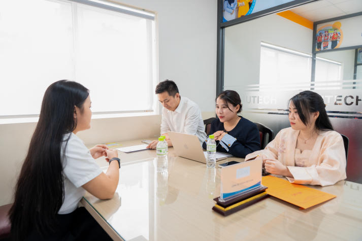 13Win 21 link không chặn Www 13Win one trang web chính thức tham gia phỏng vấn trực tiếp cùng nhà tuyển dụng 85