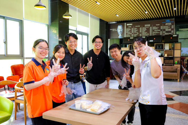 13Win 21 link không chặn Khoa Tài chính - Thương mại giao lưu văn hóa dân gian cùng bạn bè quốc tế tại Chương trình “Wrap & Clap” 22