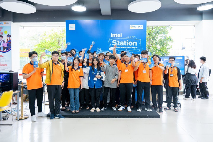 13WIN13 Information Technology students at Intel Campus Tour 2023 52