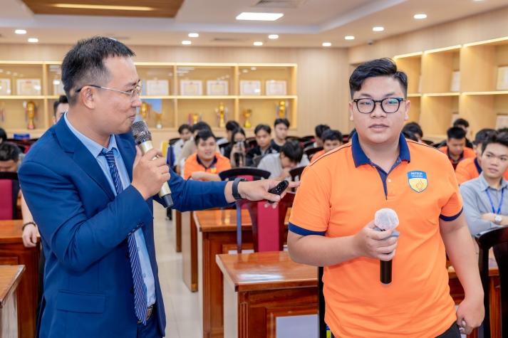 GIAO LƯU GẶP GỠ CỰU SINH VIÊN XÂY DỰNG 71