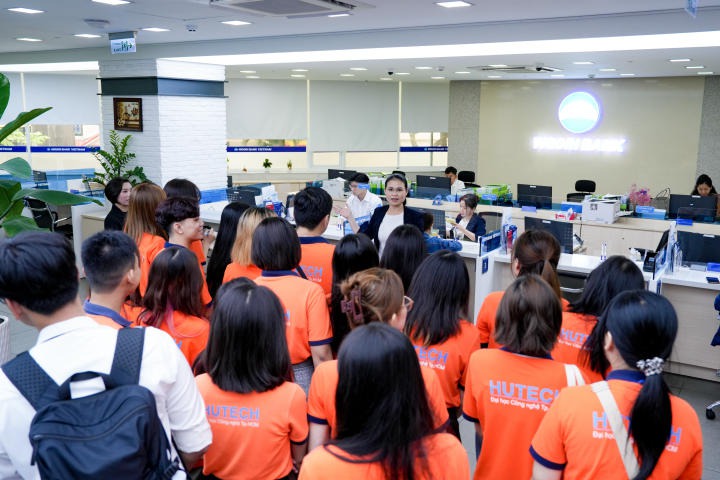 13Win 21 link không chặn Khoa Hàn Quốc học tham quan thực tế tại Sòng Bài Trực Tuyến 13Win.com Woori 59