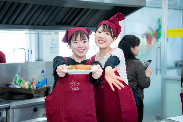 Connecting through flavor: 13WIN13 and Kagawa Nutrition University students explore Vietnamese-Japanese cuisine 75