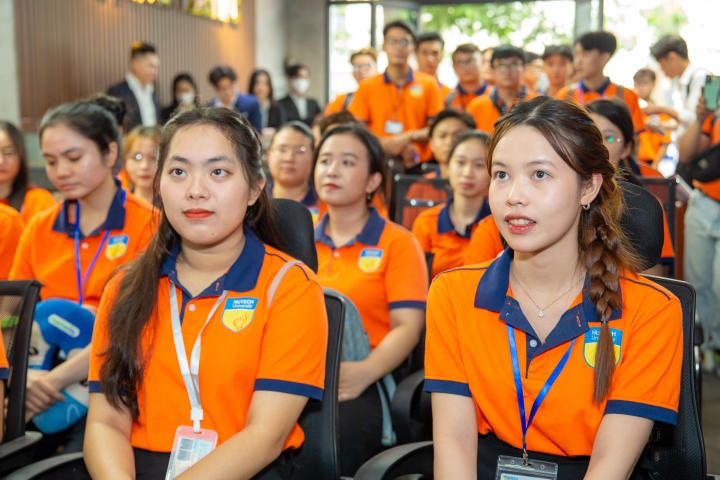 Top 50 BIZ Got Talent 2023 contestants visit Vinhome Grand Park and learn about real estate. 51