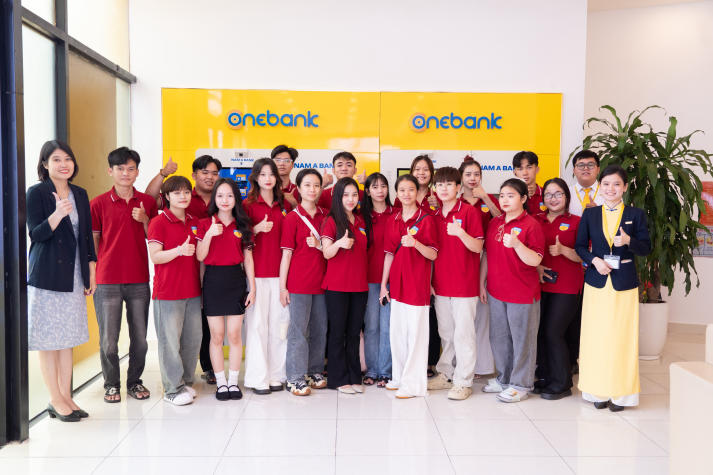 Trải nghiệm thực tế tại Nam A Bank, Tải app 13Win Khoa Luật mở rộng góc nhìn về ngân hàng số 102