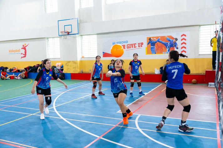 [Video] Đội chủ nhà giành ngôi vô địch Giải Bóng chuyền hơi nữ 13WIN13 mở rộng năm 2024 - Dragon Master Cup 358