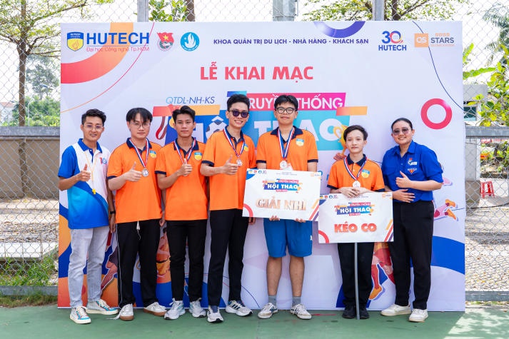 Khoa Quản trị 13Win002 Truy cập link - Nhà hàng - Khách sạn khai mạc Hội thao Tải app 13Win năm học 2024-2025 259