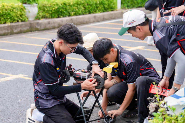 [Video] Hơn 130 đội thi “đốt nóng” đường đua RACING 13WIN13 2026 lần thứ 9