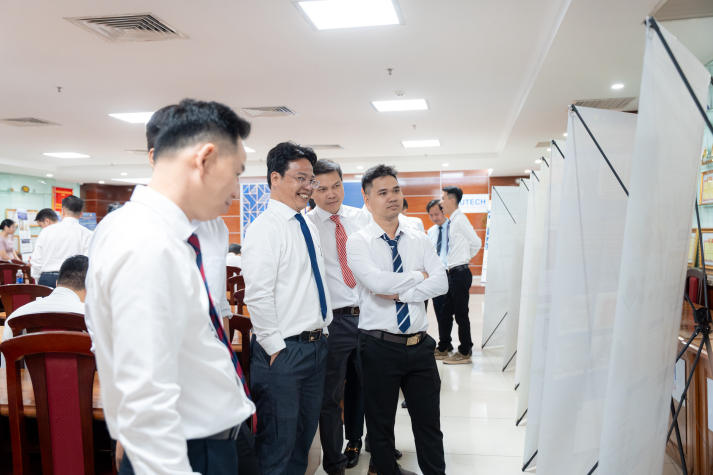 Học viên ngành Quản lý xây dựng chương trình đào tạo từ xa thể hiện bản lĩnh tại buổi bảo vệ đồ án 13Win13 link đăng nhập 48