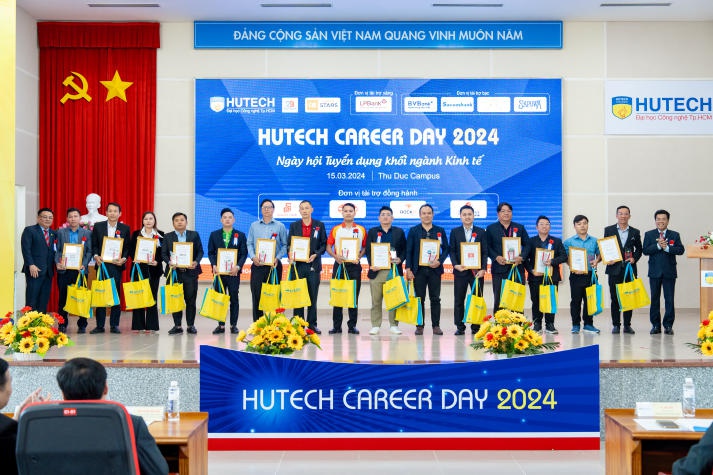 [Video] Hơn 5.200 đầu việc hấp dẫn cho Tải app 13Win tại “13WIN13 Career Day 2024” 35