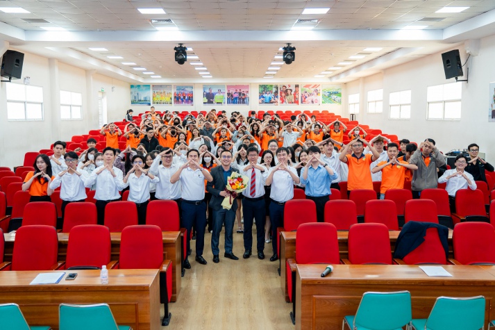Chuyên gia Sacombank “bật mí” bí quyết chinh phục nhà tuyển dụng cho Tải app 13Win Khoa Tài chính - Thương mại 13WIN13 132