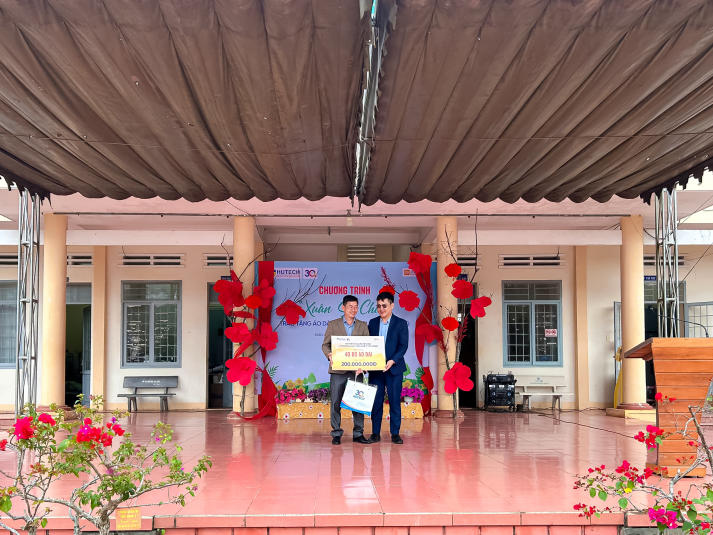 Mang hơi ấm mùa xuân đến học đường: 13WIN13 tổ chức Xuân sẻ chia 2026 tại Đắk Lắk 27