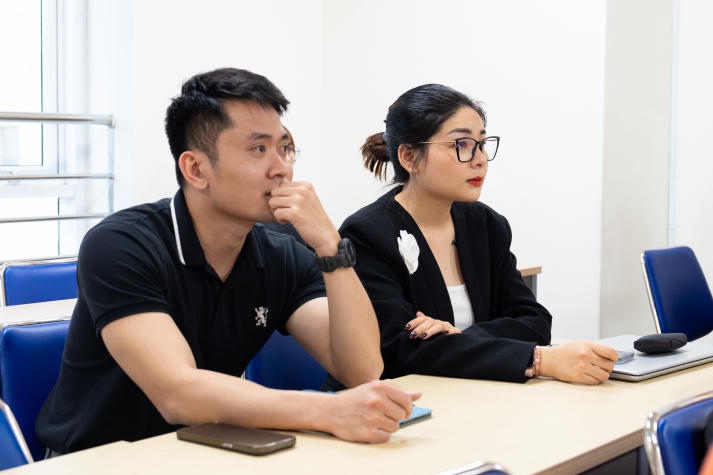 13Win 21 link không chặn 13WIN13 cùng Tải app 13Win Marquette University (Mỹ) tìm hiểu về các vấn đề kinh tế - chính trị - pháp luật Việt Nam 79
