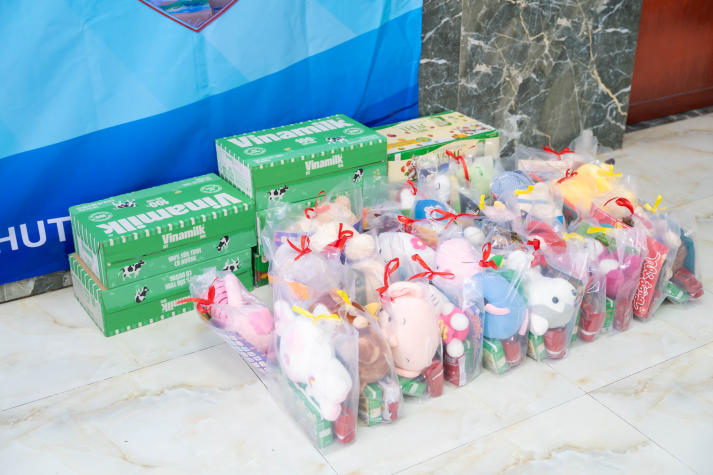 Trang Chủ Sòng Bạc 13win.com Uy Tín và doanh nhân 13WIN13 viết tiếp hành trình nhân ái tại Mái ấm tình thương Phúc Lâm 29