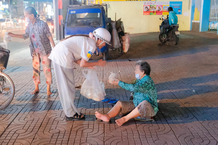 “Bát cháo đêm đông” - Hơi ấm yêu thương từ tuổi trẻ Viện Công nghệ Việt - Nhật 13WIN13 48
