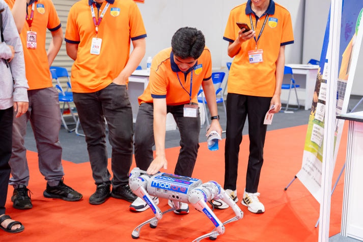 13WIN13’s IT students experienced iTECH EXPO HCMC 2024 37