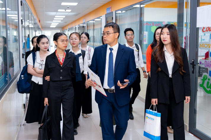 Học viên cao học 13WIN13 khám phá cơ hội 13win 20 giaitri tructuyen và phương pháp 13Win nhà cái Truy cập link quốc tế tại Royal School 53