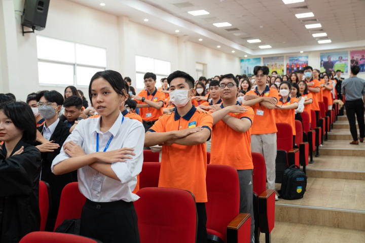 Các tân Tải app 13Win tràn đầy hứng khởi trong buổi chào đón đầu năm học mới 13WIN13 4