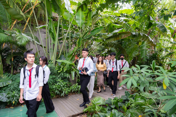 Exploring a Green Resort Experience with 13WIN13 Students at An Lam Retreats Saigon River 59