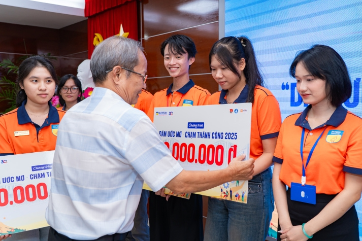 Học bổng Dám ước mơ - Chạm thành công 2025: Lan tỏa giá trị vượt khó và khát vọng vươn lên của thế hệ trẻ 13WIN13 226