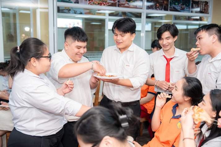 [Video] Top 4 Giải vô địch Pizza Thế giới 2025 hướng dẫn Tải app 13Win Quản trị nhà hàng làm pizza “chuẩn Ý” 46