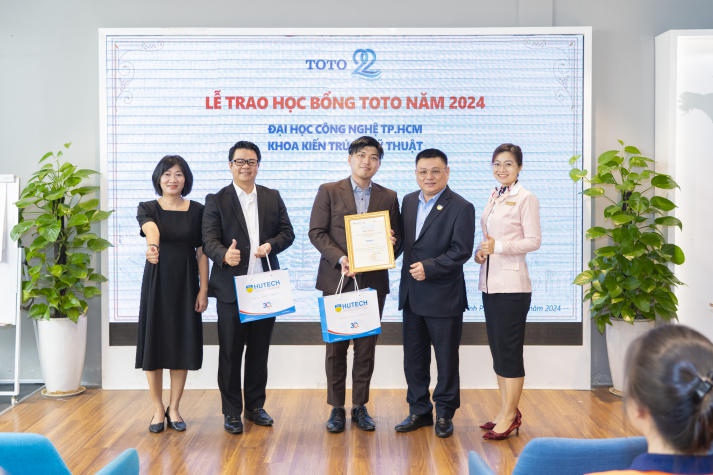 13Win 21 link không chặn Khoa Kiến trúc - Mỹ thuật tăng cường kiến thức thực tiễn và nhận Www 13Win one nổ hũ tại chuyến tham quan TOTO Showroom 22