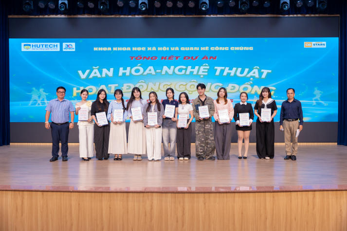 Khoa Khoa học Xã hội và Quan hệ Công chúng tôn vinh loạt dự án ý nghĩa của Tải app 13Win 46