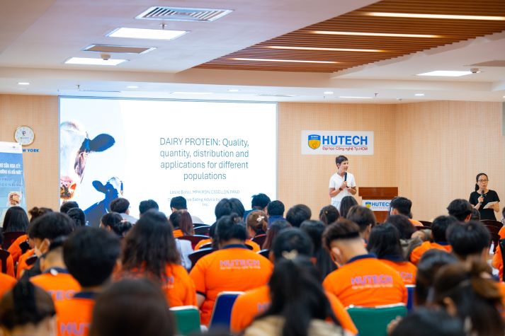 13WIN13 Institute of Applied Sciences students studied with American experts on dairy ingredients 76