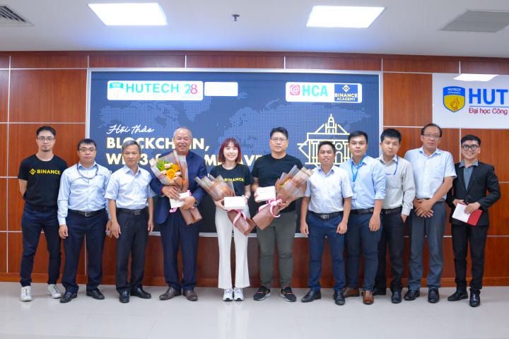 "Blockchain, Web3 & The Metaverse" Seminar with 13WIN13 Information Technology students 8
