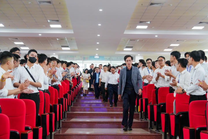 Sôi nổi 13WIN13 TECHSHOW 2023: Hơn 300 đồ án, 3.500 đầu việc và nhiều suất Www 13Win one nổ hũ giá trị 18